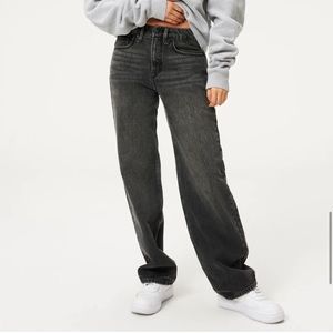 Good American 90s fit jeans